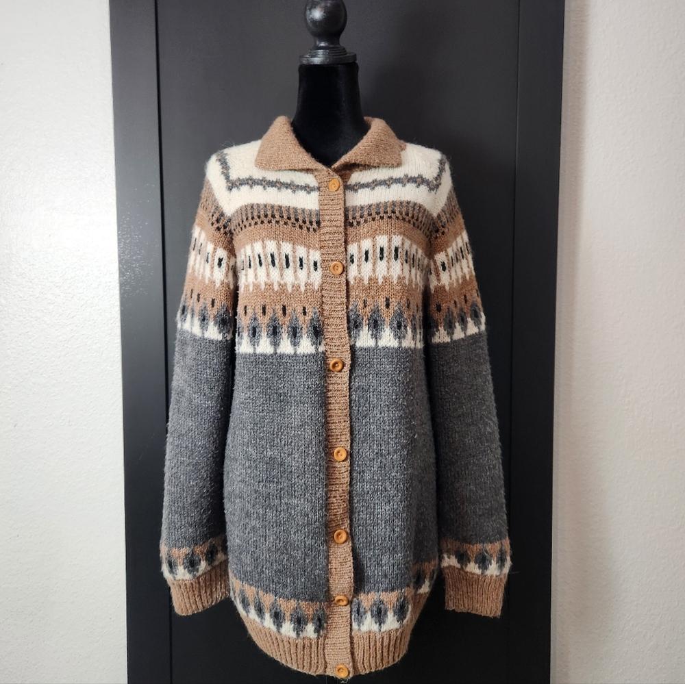 The Alpaca Connection" Handmade Cardigan Sweater Made in Peru - Unisex